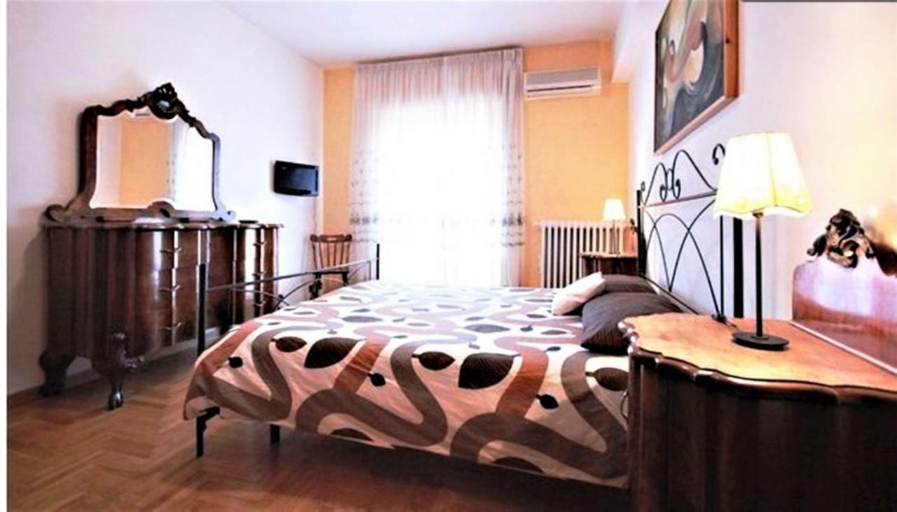 Julias Domus, T Apartment, Metro C Rom
