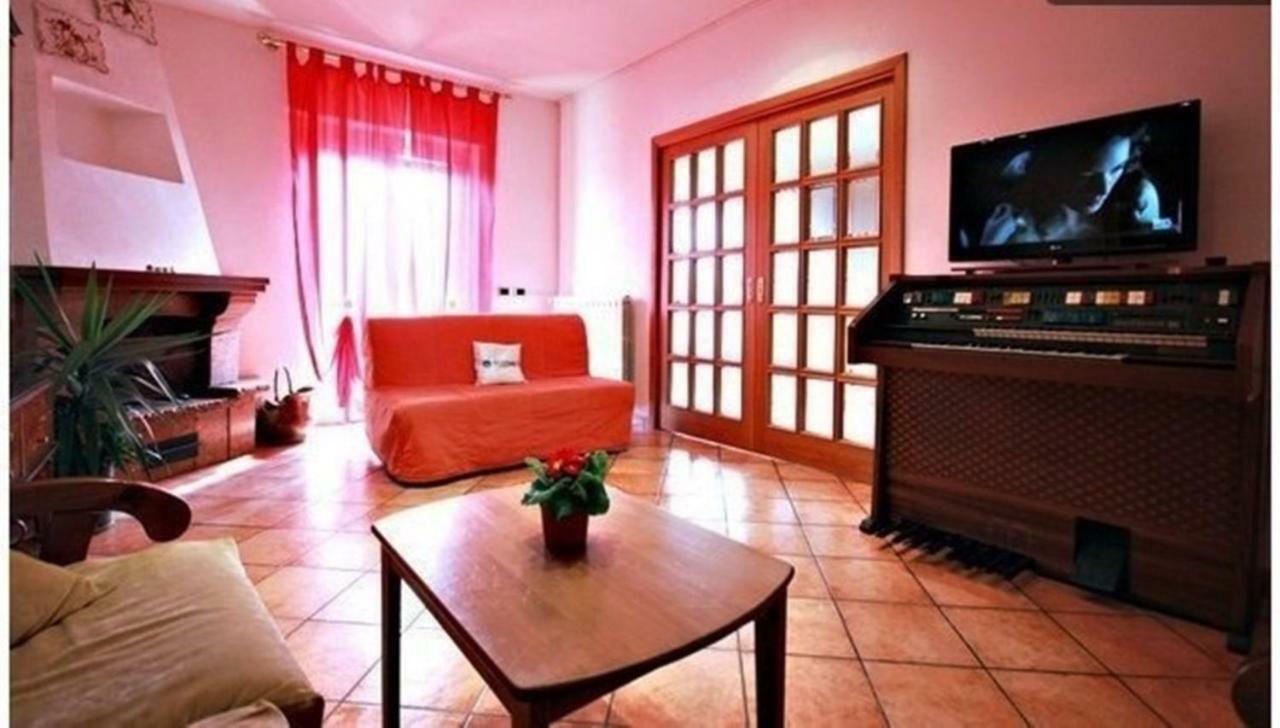 Julias Domus, T Apartment, Metro C * Rom